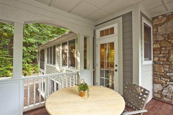 Cost of Covered Porch Installation in Bloomfield Hills