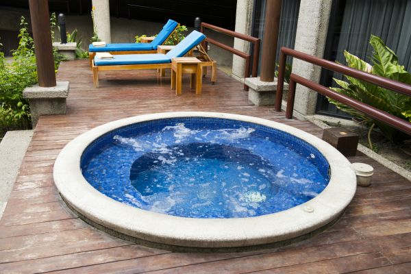 Cost of Hot Tub Deck Construction in Bloomfield Hills